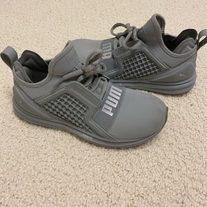 FINAL SALE❤️Puma Ignite Sneakers- Size Women’s 6